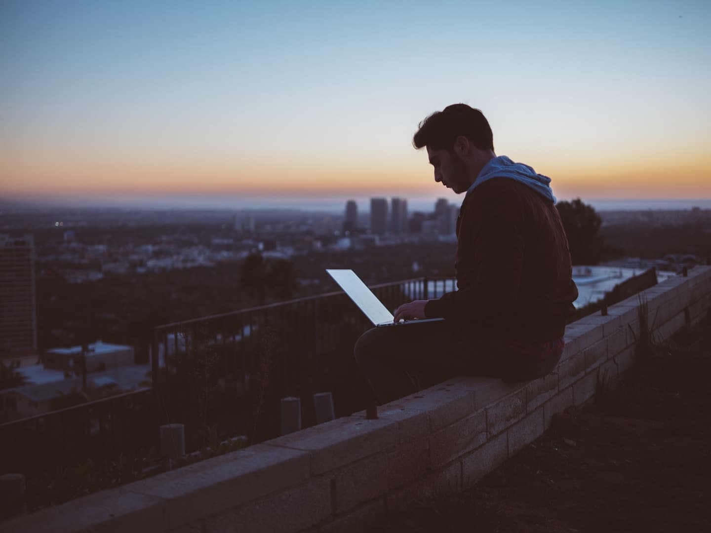 Location Independent Jobs: How to Find a Career Without Borders